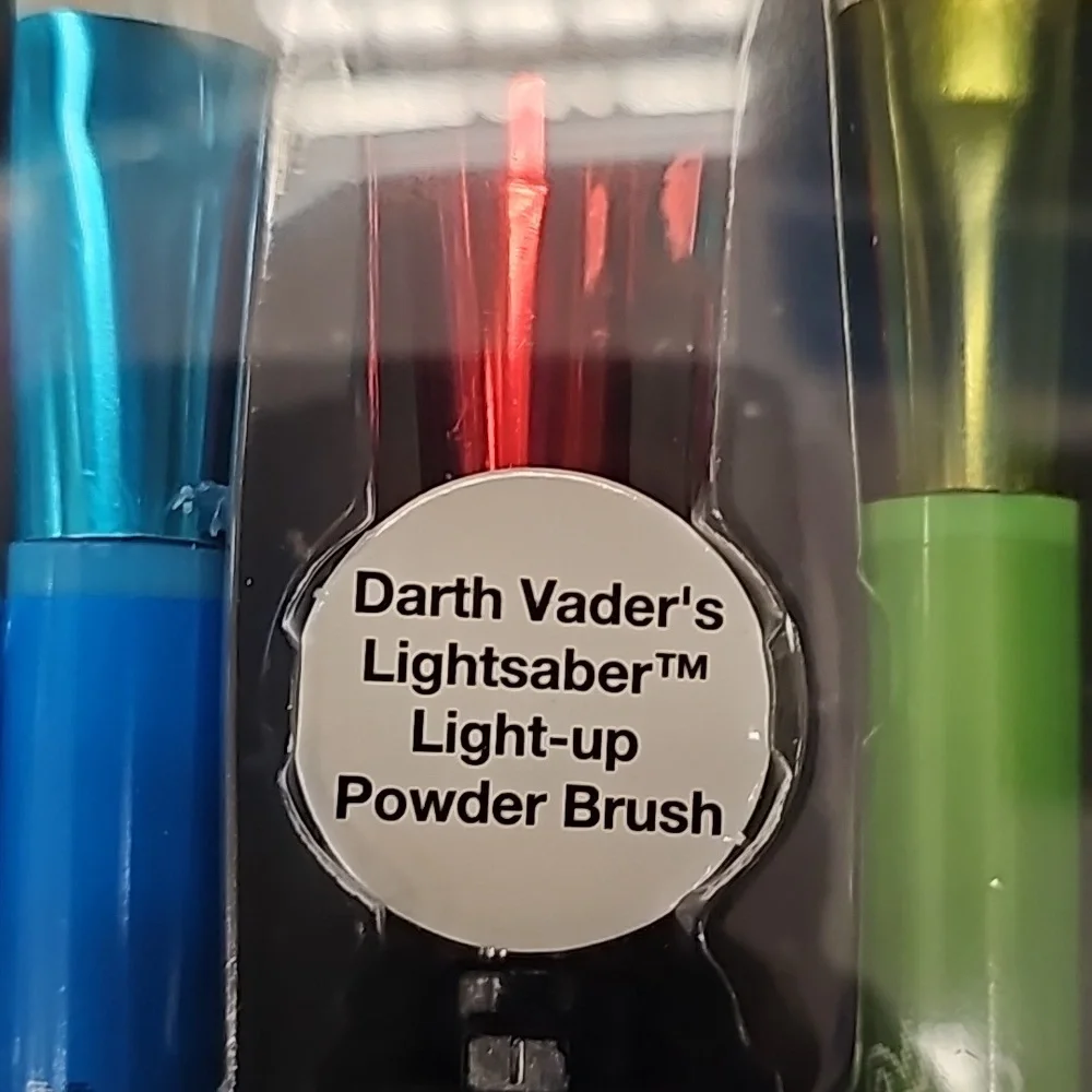 DISNEY STAR WARS 5 PIECE BRUSH SET - Picture 3 of 4